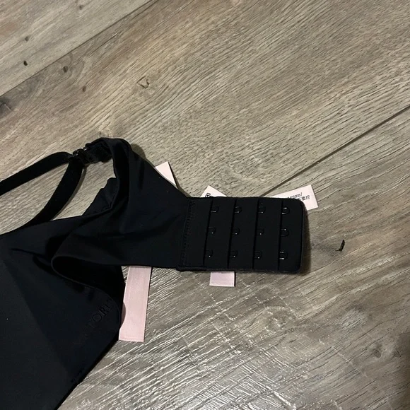 NWT Victoria's Secret Black Strappy Bra 38DD - Picture 9 of 16